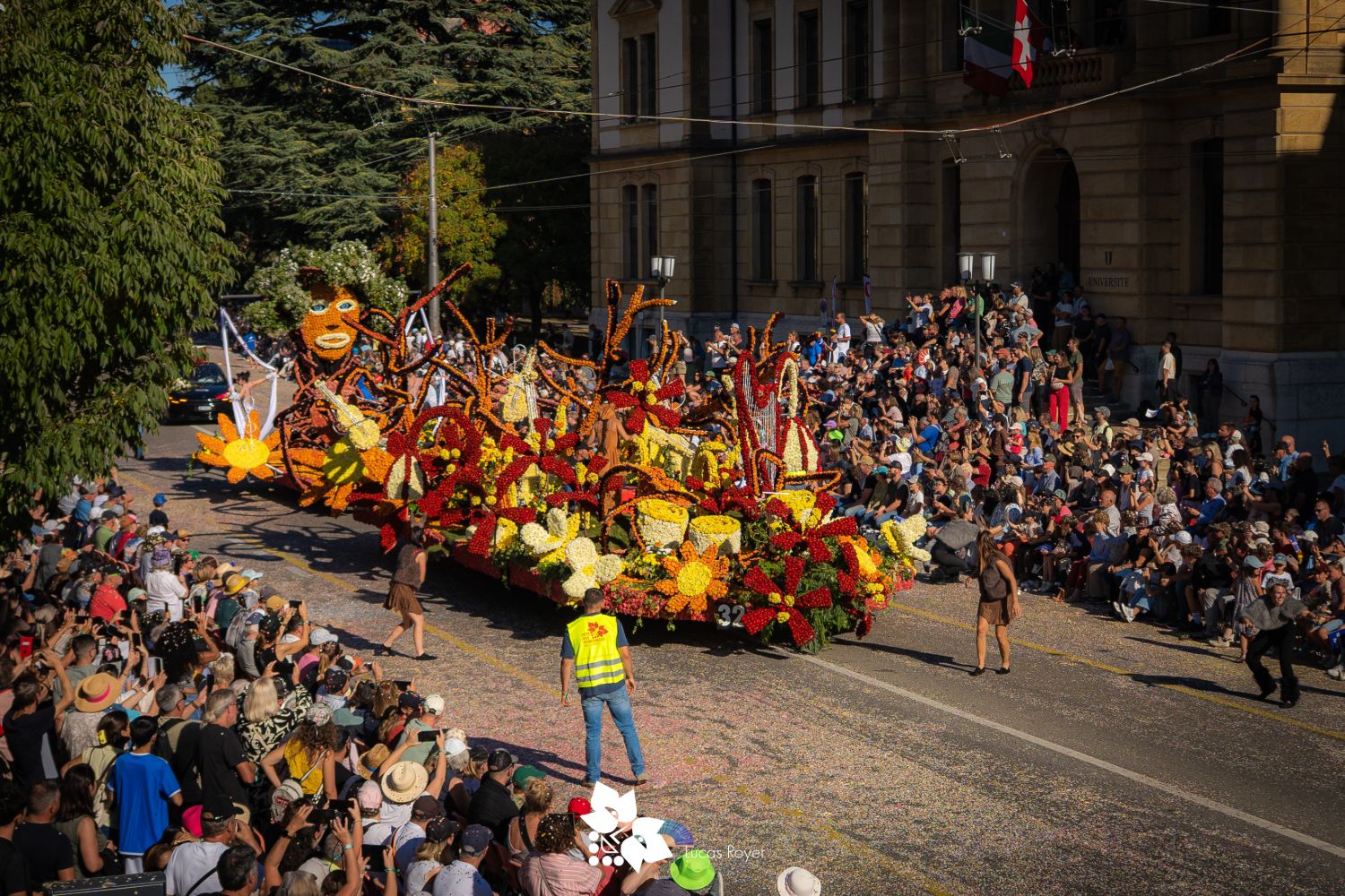 Le char La Forêt enchantée au Grand Corso fleuri 2026